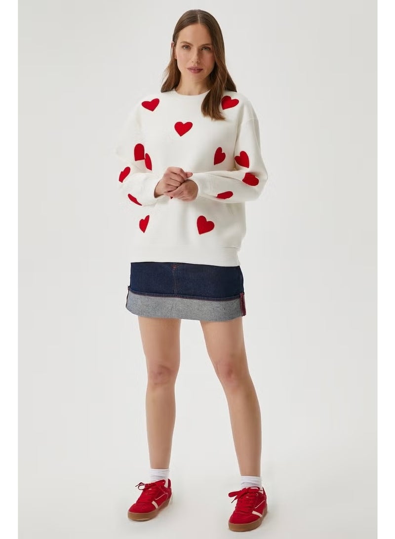 Ritnice Women's Love Heart Embroidered Ecru Red Sweatshirt - Image 2